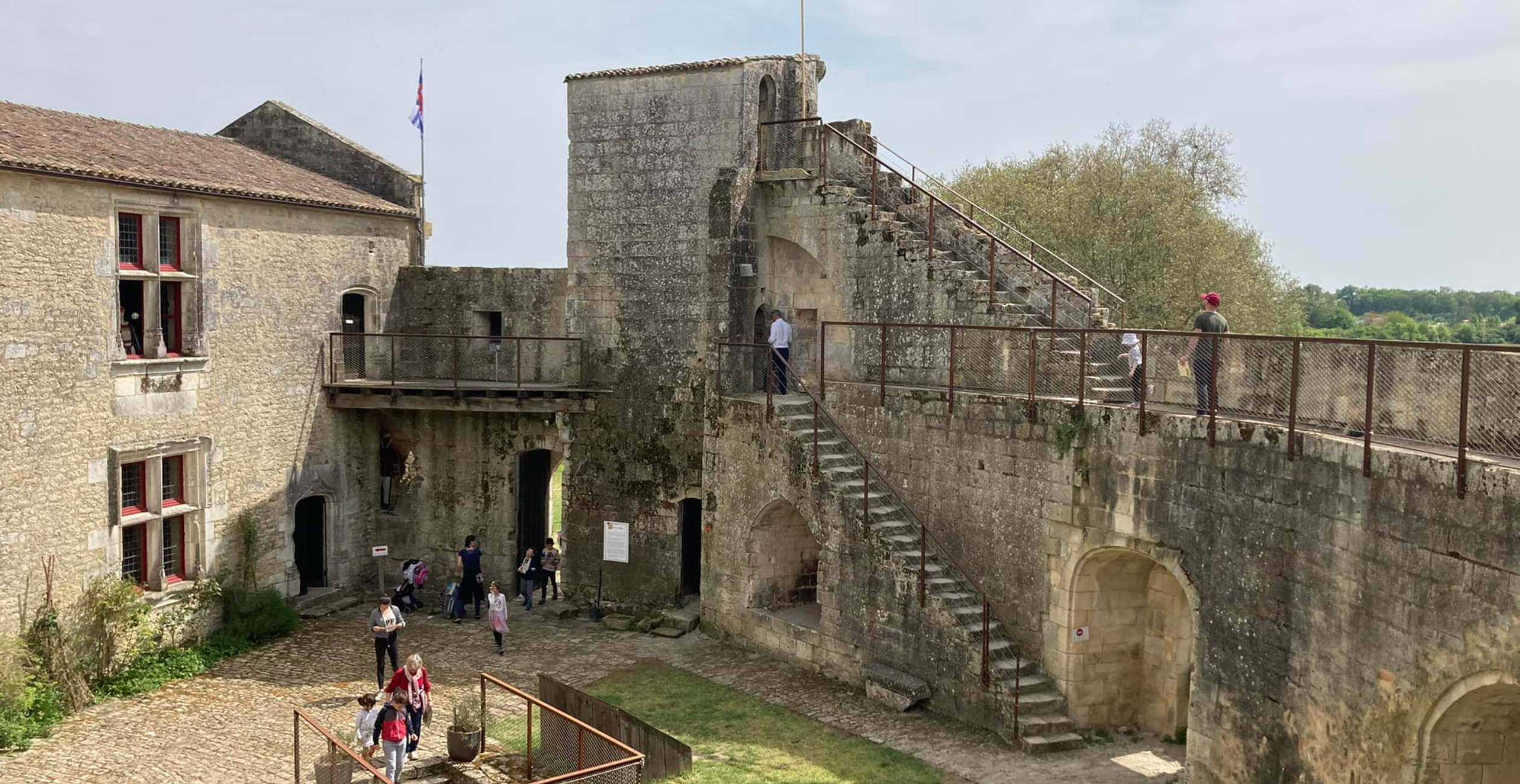 Journées du Patrimoine au Château Fort de la fée Mélusine, près de Rochefort