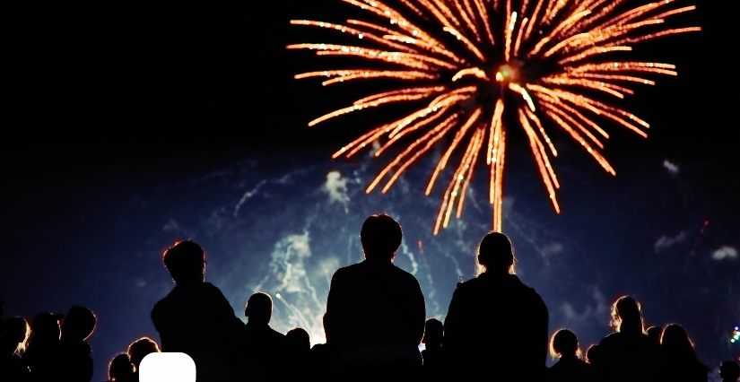 Feu d'artifice au Paléosite de Saint-Césaire, entre Saintes et Cognac